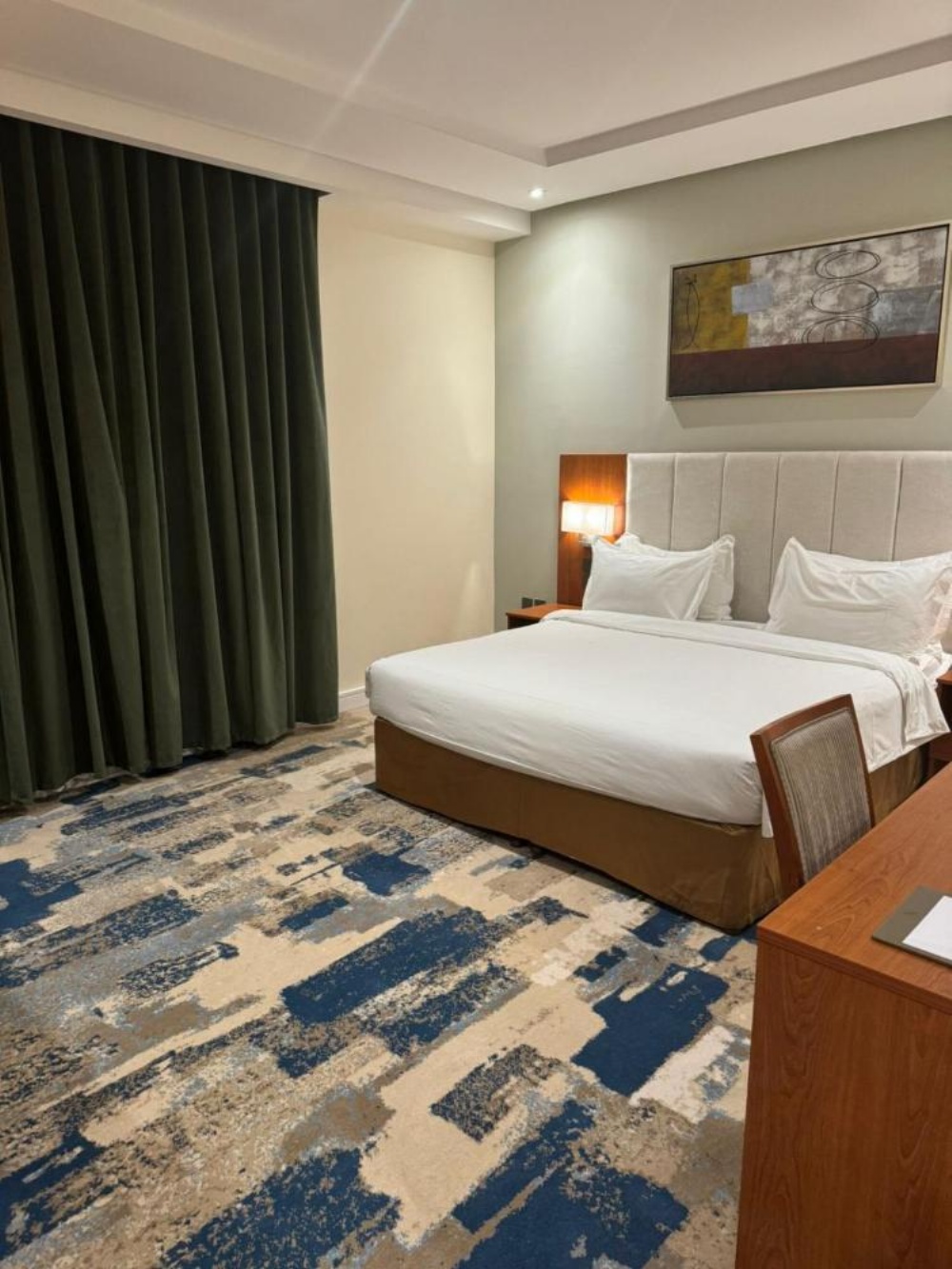 Room image 4
