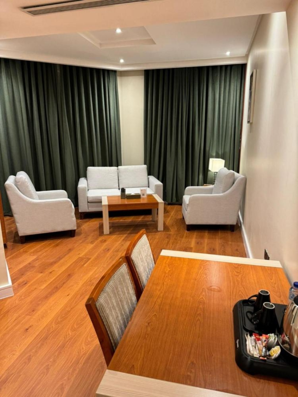Room image 4